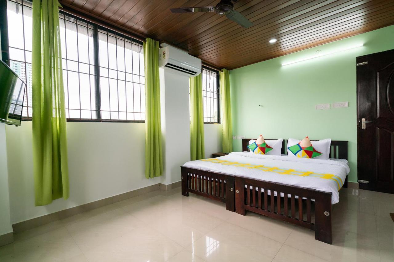 Oyo Home 49697 Aj Apartments Kochi Exterior foto